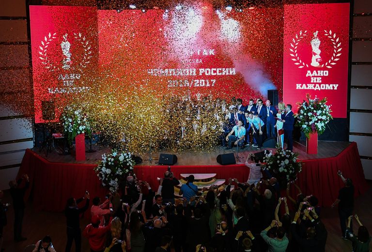 Церемония награждения игроков и тренеров ФК Спартак Церемония награждения игроков и тренеров ФК Спартак