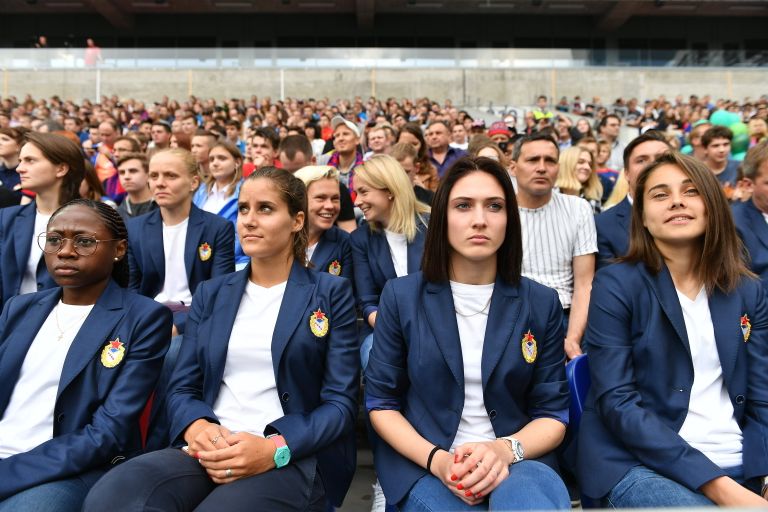 Игроки женского футбольного клуба ЦСКА Габриэль Онгене Абуди, Анастасия Конюхова, Валерия Беспаликова и Дарья Шквара (слева направо) Игроки женского футбольного клуба ЦСКА Габриэль Онгене Абуди, Анастасия Конюхова, Валерия Беспаликова и Дарья Шквара (слева направо)