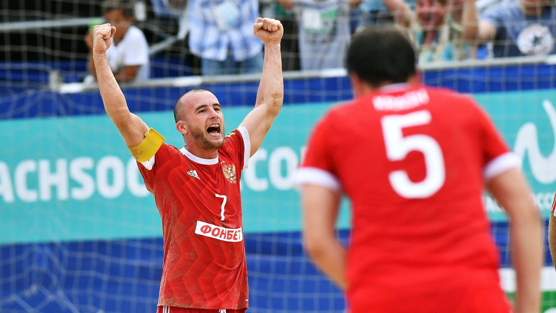 Игроки сборной России Антон Шкарин (слева) и Юрий Крашенинников Игроки сборной России Антон Шкарин (слева) и Юрий Крашенинников - РИА Новости, 1920, 02.12.2025