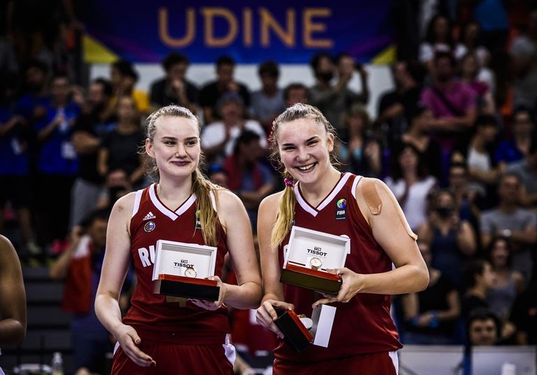 Раиса Мусина и Мария Вадеева (слева направо) Раиса Мусина и Мария Вадеева (слева направо)