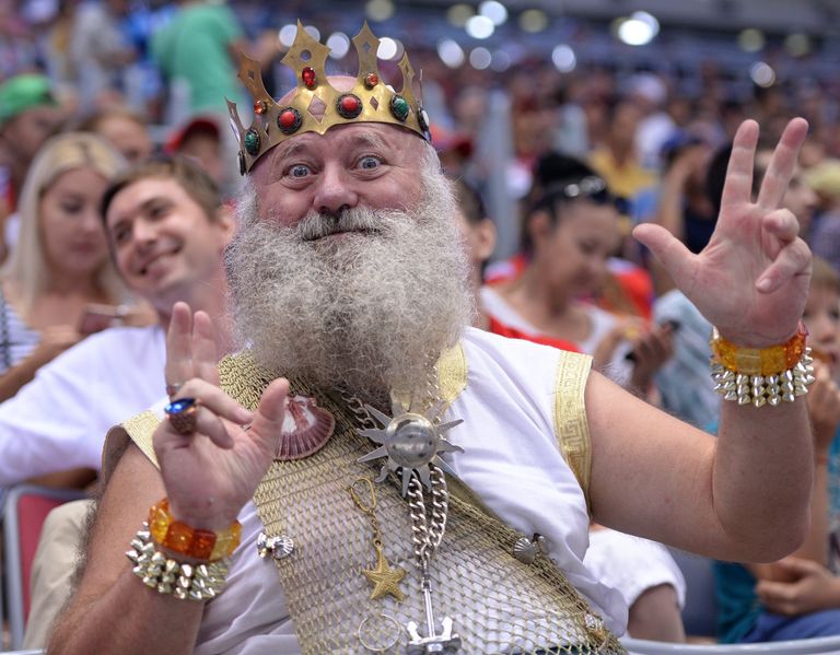 Болельщик во время финального матча хоккейного турнира Sochi Hockey Open между олимпийской сборной России и ХК СКА Болельщик во время финального матча хоккейного турнира Sochi Hockey Open между олимпийской сборной России и ХК СКА