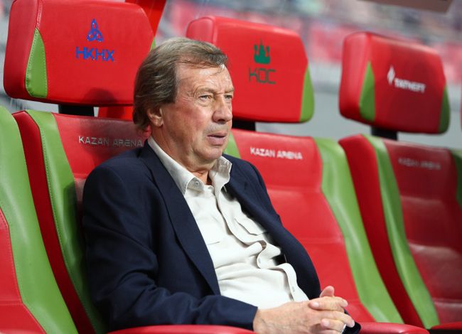 Главный тренер Локомотива Юрий Сёмин