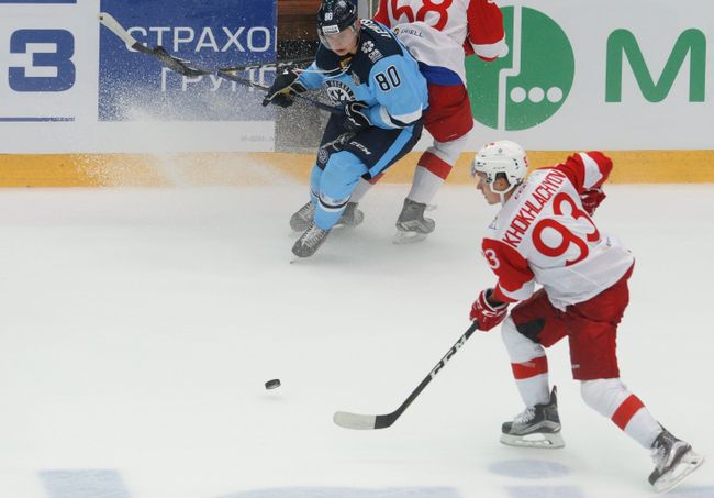 Форвард Спартака Александр Хохлачёв (№93)