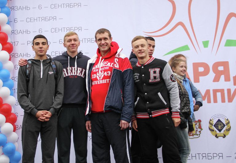В Рязани вновь провели масштабную Зарядку с чемпионом в поддержку ГТО В Рязани вновь провели масштабную Зарядку с чемпионом в поддержку ГТО