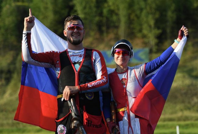 Николай Теплый и Надежда Коновалова (слева направо)