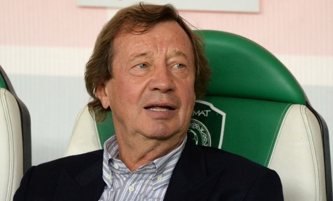 Главный тренер ФК Локомотив Юрий Сёмин