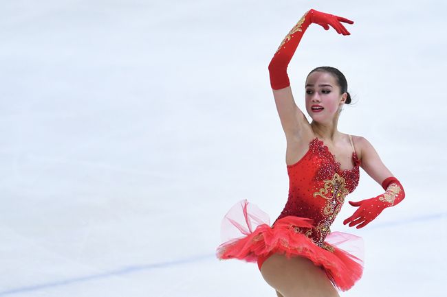 Российская фигуристка Алина Загитова во время победного выступления на турнире серии Челленджер Lombardia Trophy