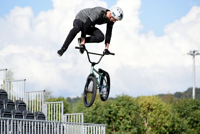 Участник чемпионата России по BMX-фристайлу