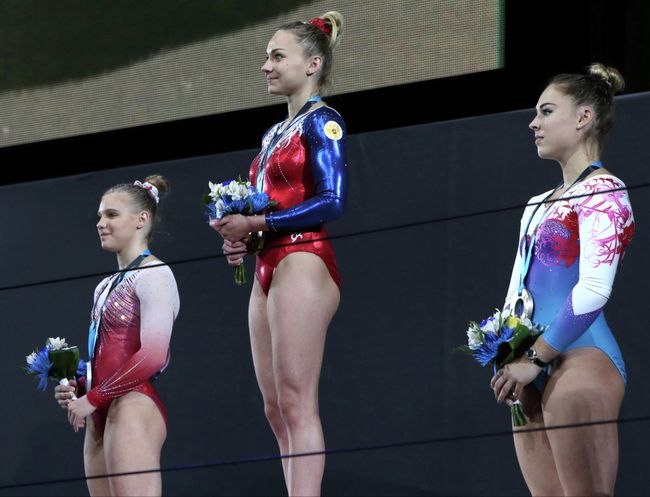Американка Джейд Кэри, россиянка Мария Пасека и швейцарка Джулия Штайнгрубер (слева направо)