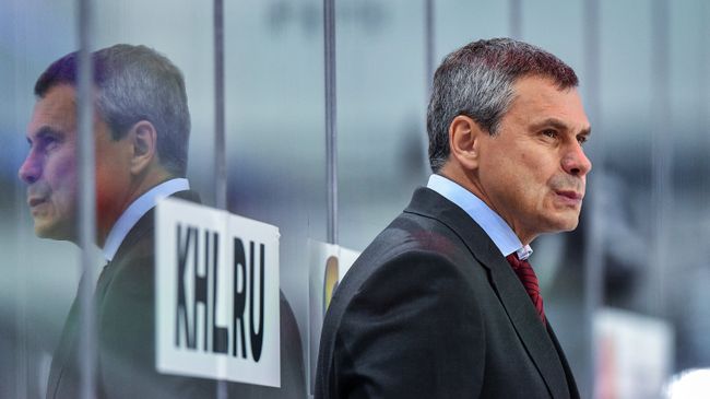 Главный тренер Локомотива Дмитрий Квартальнов