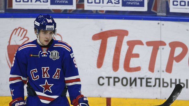 Форвард СКА Андрей Алтыбармакян Форвард СКА Андрей Алтыбармакян