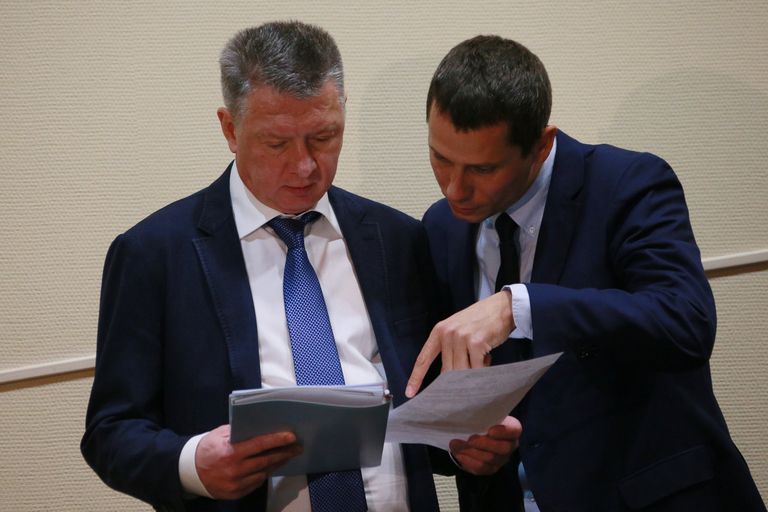 Президент ВФЛА Дмитрий Шляхтин (слева) и вице-президент ВФЛА, главный тренер сборной России по легкой атлетике, олимпийский чемпион Юрий Борзаковский