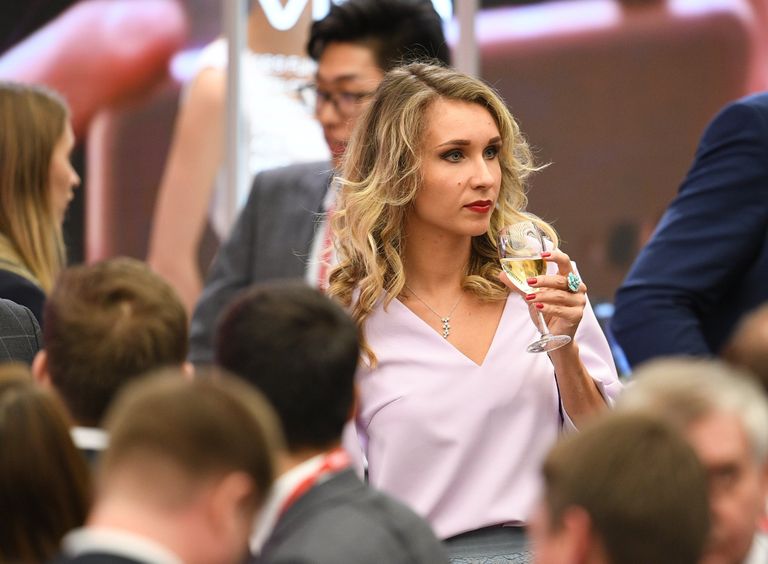 Пятикратная олимпийская чемпионка по синхронному плаванию Наталья Ищенко перед началом официальной жеребьевки чемпионата мира-2018 по футболу Пятикратная олимпийская чемпионка по синхронному плаванию Наталья Ищенко перед началом официальной жеребьевки чемпионата мира-2018 по футболу
