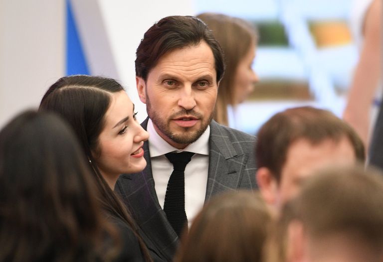 Шоумен, актёр Александр Ревва перед началом официальной жеребьевки чемпионата мира-2018 по футболу Шоумен, актёр Александр Ревва перед началом официальной жеребьевки чемпионата мира-2018 по футболу