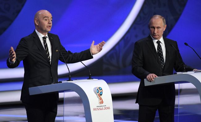 Владимир Путин и Джанни Инфантино (слева) Владимир Путин и Джанни Инфантино (слева)