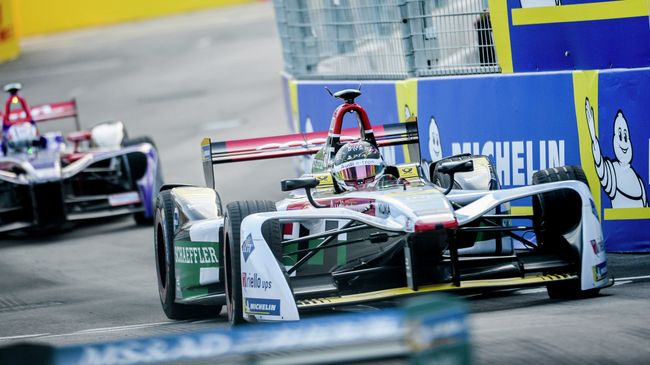 Гонщик команды Audi Sport Даниэль Абт
