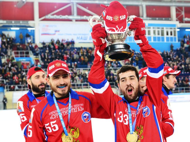 Игроки сборной России по хоккею с мячом