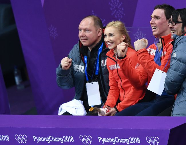 Александер Кениг, Алена Савченко и Брюно Массо (слева направо) Александер Кениг, Алена Савченко и Брюно Массо (слева направо)