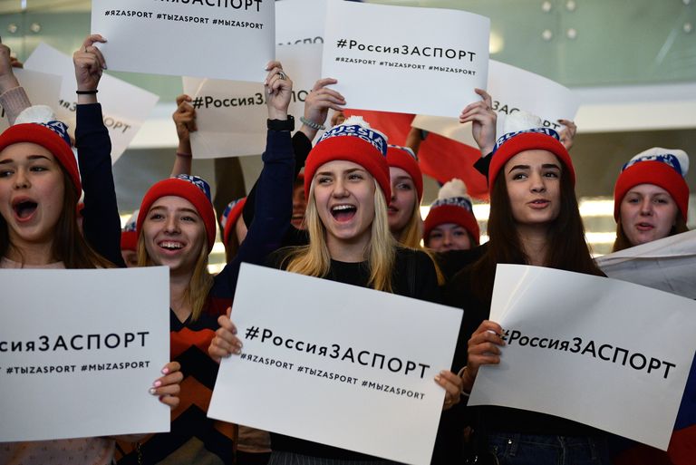 Встреча российских спортсменов с Паралимпийских игр в Пхенчхане в аэропорту Шереметьево Встреча российских спортсменов с Паралимпийских игр в Пхенчхане в аэропорту Шереметьево