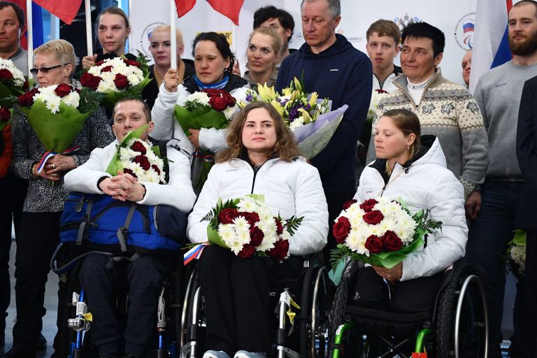 Встреча российских спортсменов с Паралимпийских игр в Пхенчхане в аэропорту Шереметьево Встреча российских спортсменов с Паралимпийских игр в Пхенчхане в аэропорту Шереметьево