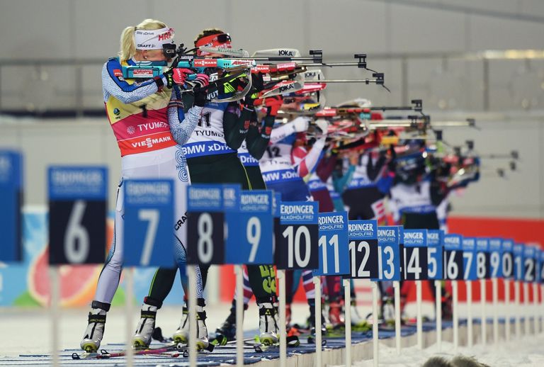 Кайса Мякяряйнен (на первом плане) Кайса Мякяряйнен (на первом плане)