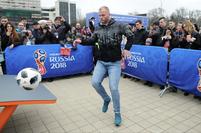 Исландский футболист Эйдур Гудьонсен