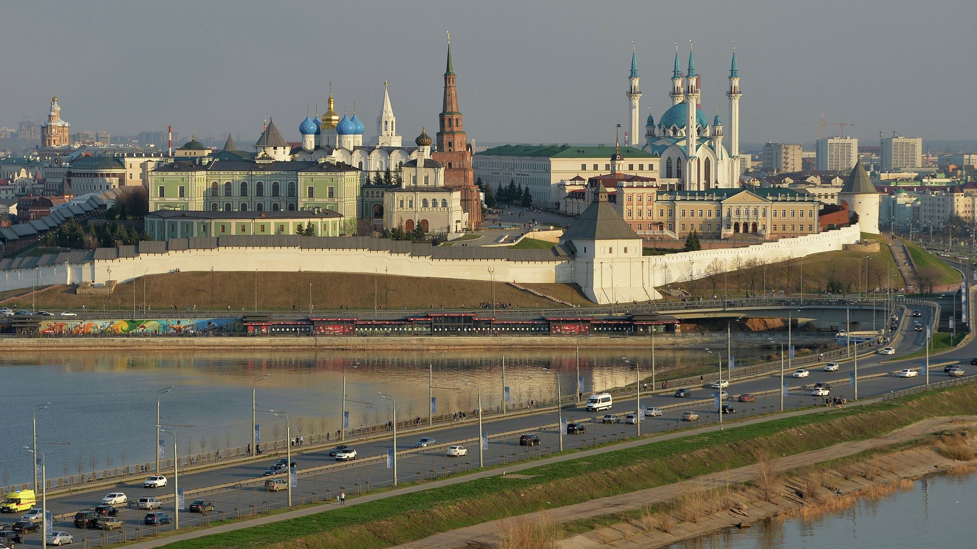 Казанский кремль и Кремлевская транспортная дамба Казанский кремль и Кремлевская транспортная дамба - РИА Новости, 1920, 08.07.2022