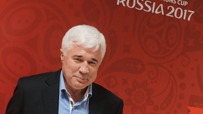 Футбольный обозреватель Евгений Ловчев Футбольный обозреватель Евгений Ловчев