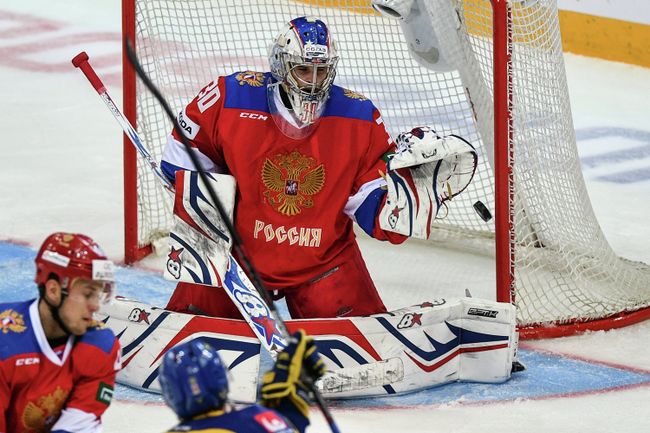 Вратарь сборной России Игорь Шестёркин