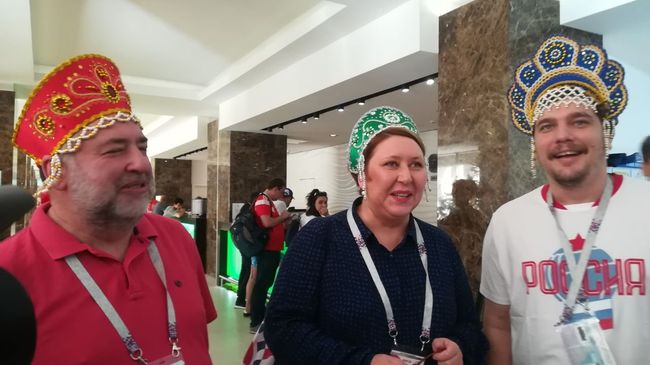 Трио в кокошниках на ЧМ-2018 Трио в кокошниках на ЧМ-2018