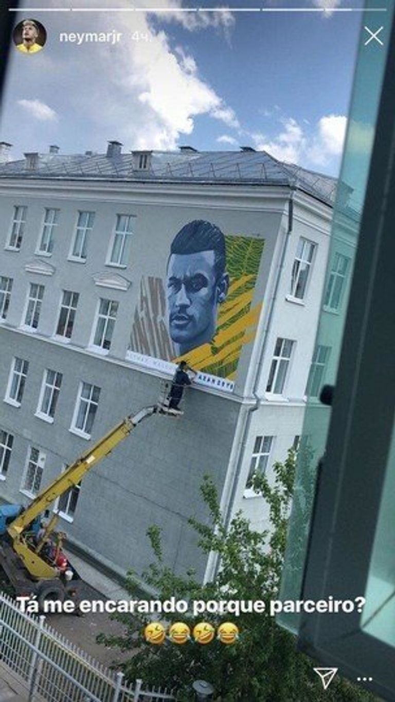Граффити с Неймаром в Казани Граффити с Неймаром в Казани