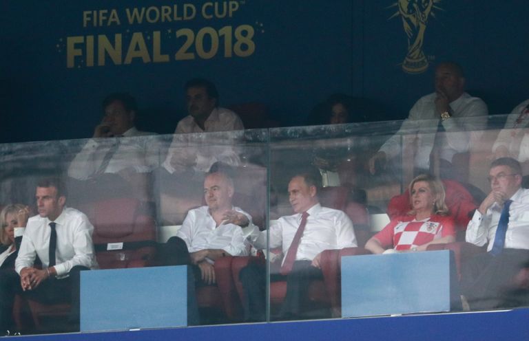 Президент РФ Владимир Путин во время финального матча чемпионата мира Президент РФ Владимир Путин во время финального матча чемпионата мира