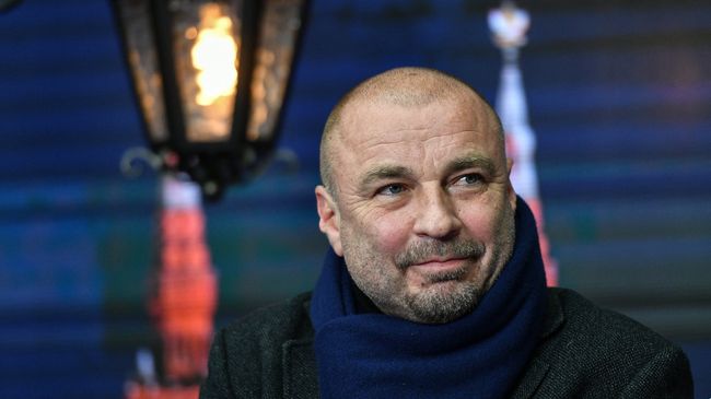 Тренер Александр Жулин Тренер Александр Жулин