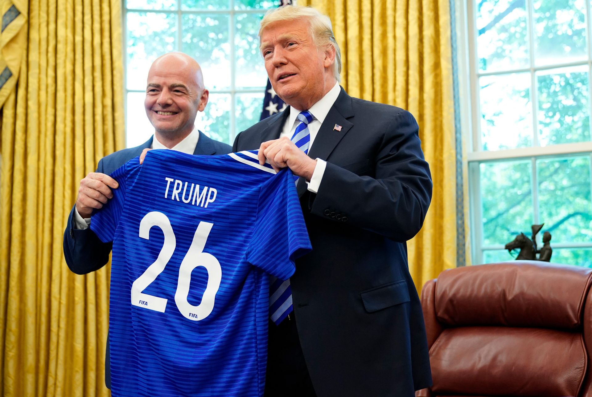 Глава ФИФА Джанни Инфантино (слева) и президент США Дональд Трамп - РИА Новости, 1920, 07.01.2026