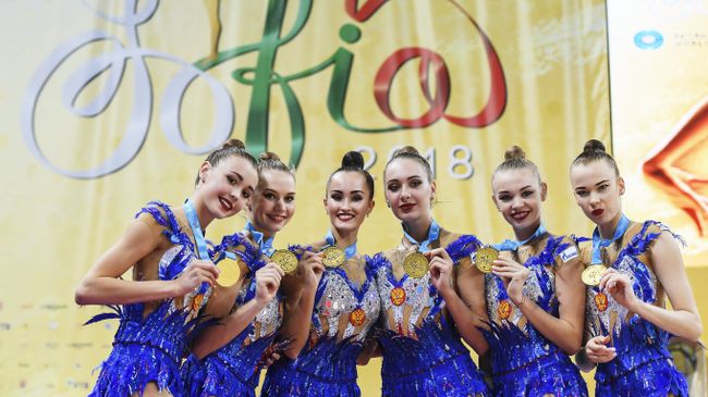 Спортсменки сборной России по художественной гимнастике Евгения Леванова, Ксения Полякова, Анастасия Татарева, Мария Толкачева, Мария Кравцова, Анастасия Шишмакова (слева направо)