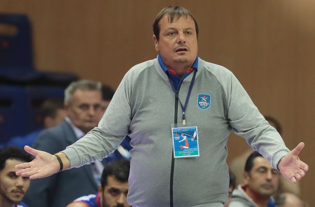 Главный тренер БК Анадолу Эфес  Эргин Атаман