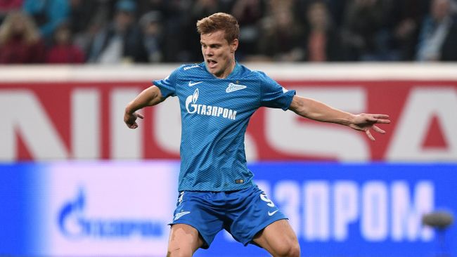 Форвард Зенита Александр Кокорин