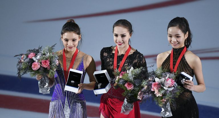 Софья Самодурова, Алина Загитова и Им Ын Су (слева направо) Софья Самодурова, Алина Загитова и Им Ын Су (слева направо)
