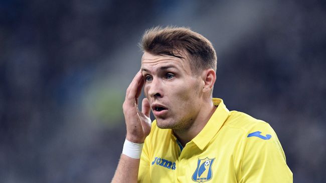Защитник Ростова Сергей Паршивлюк Защитник Ростова Сергей Паршивлюк