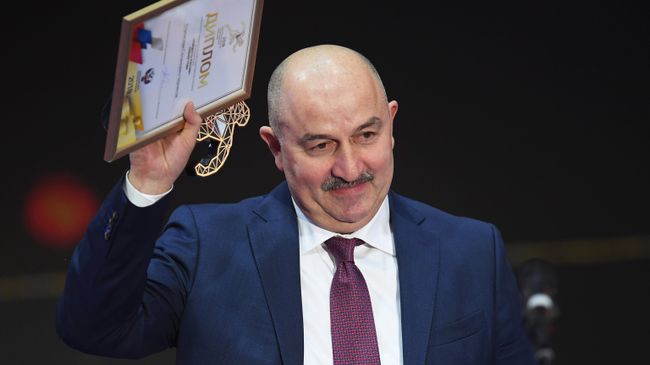 Главный тренер сборной России по футболу Станислав Черчесов Главный тренер сборной России по футболу Станислав Черчесов