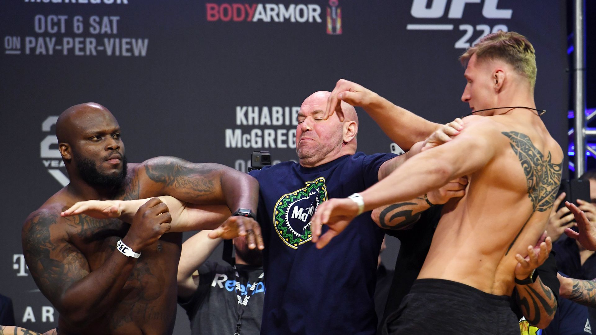 Потасовка на взвешивании между боем UFC Льюис - Волков Потасовка на взвешивании между боем UFC Льюис - Волков - РИА Новости, 1920, 29.07.2022