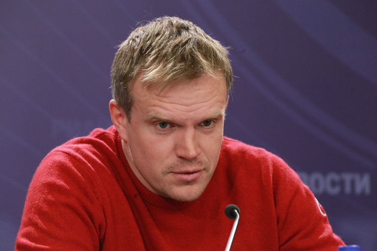 Денис Тихомиров Денис Тихомиров