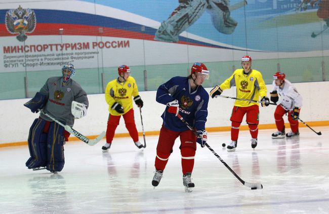 Хоккеисты сборной России