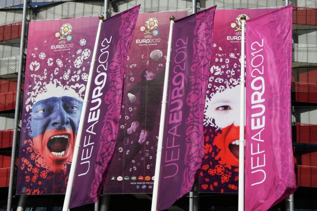 Флаги с символикой Чемпионата Европы по футболу 2012