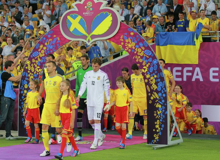 Футбол. ЕВРО - 2012. Матч сборных Украины и Швеции Футбол. ЕВРО - 2012. Матч сборных Украины и Швеции