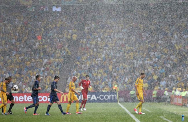 Футбол. ЕВРО - 2012. Матч сборных Украины и Франции Футбол. ЕВРО - 2012. Матч сборных Украины и Франции