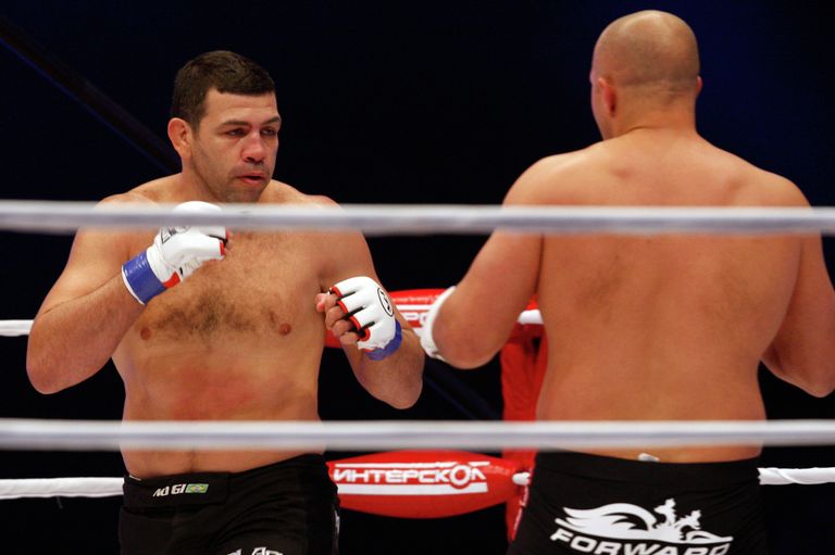 Педро Хиззо и Федор Емельяненко (слева направо) Педро Хиззо и Федор Емельяненко (слева направо)