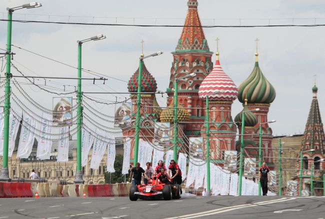 Болид команды Marussia F1 Team