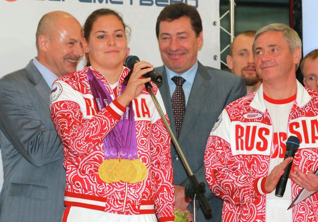 Оксана Савченко (слева) Оксана Савченко (слева)