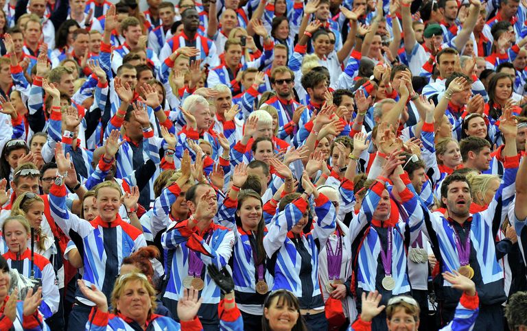 Британские спортсмены во время торжественного парада в Лондоне Британские спортсмены во время торжественного парада в Лондоне